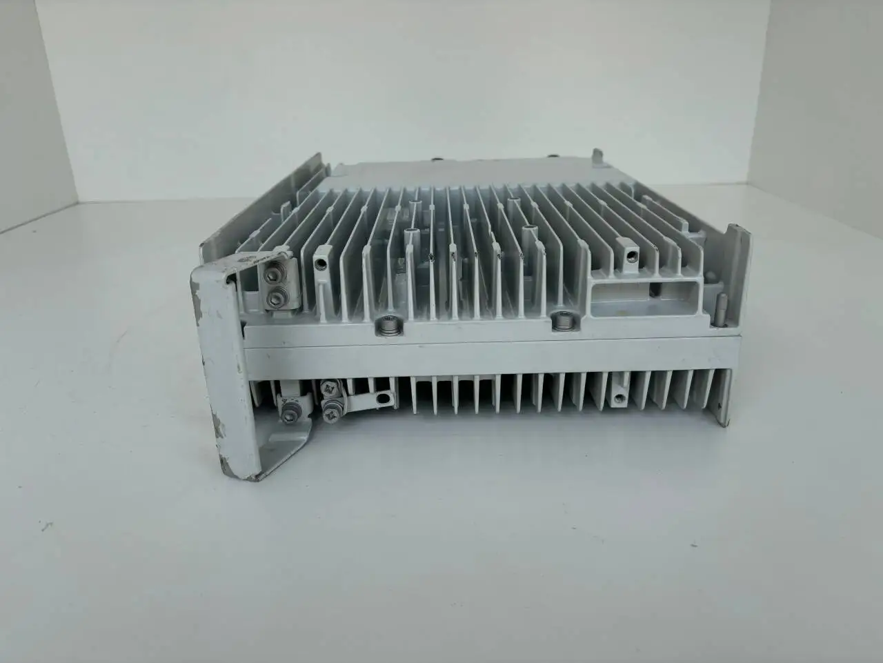 Used HW Base Station RRU 3926-900 Multi-Mode GSM LTE Compatible GPRS TCP WiFi POE IP Connectivity 1 Year Warranty-boxintelecom