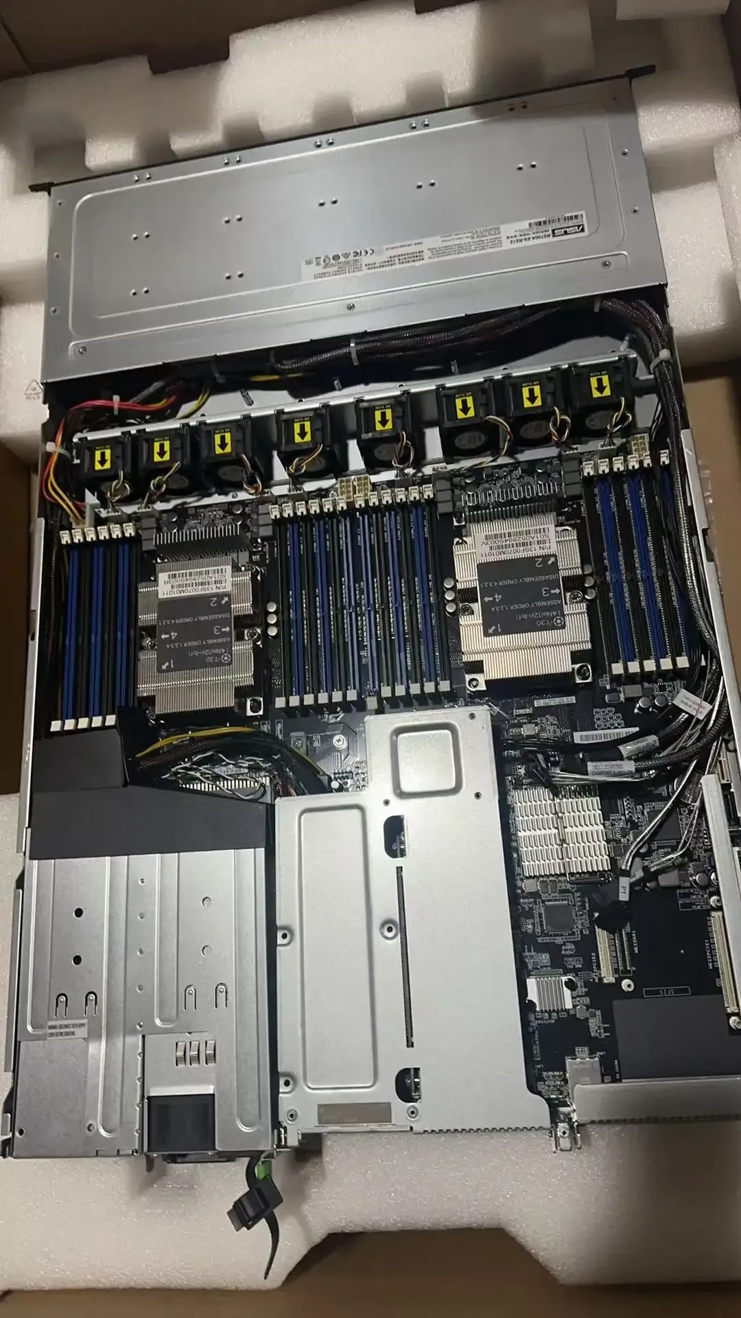 RS700A-E9-RS12 2.5 Inch 12-bay 1U Machine AS US Brand New 3647 Pins 20C*2 6138*2 Intel