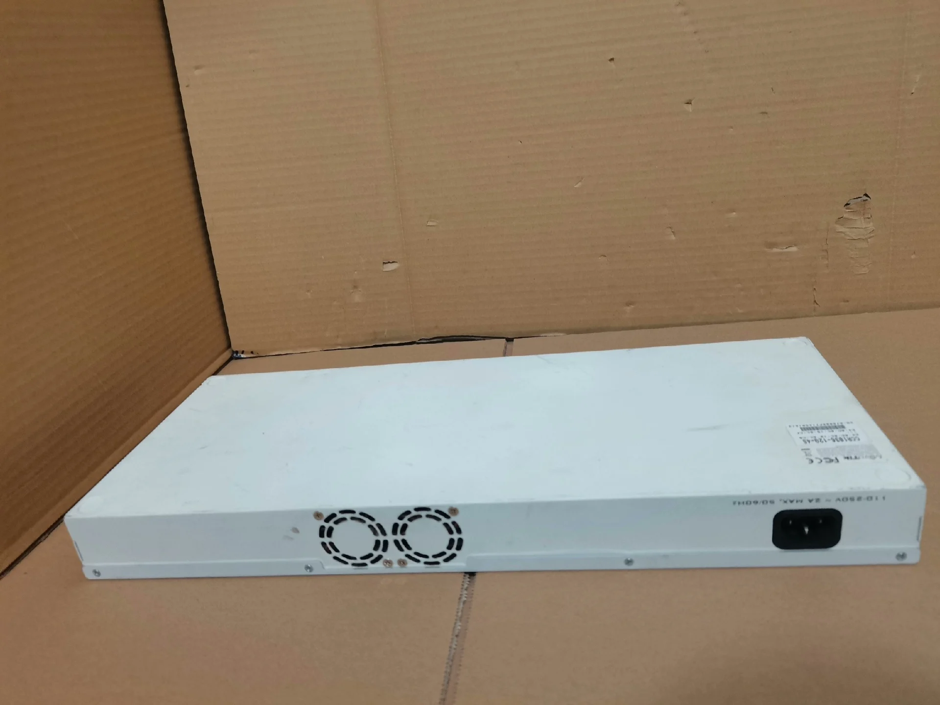 Mikrotik 12x Gigabit Ethernet, 4xSFP router CCR1036-12G-4S-EM-boxintelecom
