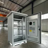 Outdoor Network Communication Equipment Cabinet Aluminum Steel IP55 Protection Level Integ