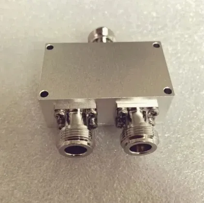 Factory Price High Quality Broadband 2 Way Low Band 5-900MHz N Female Power Splitter Power