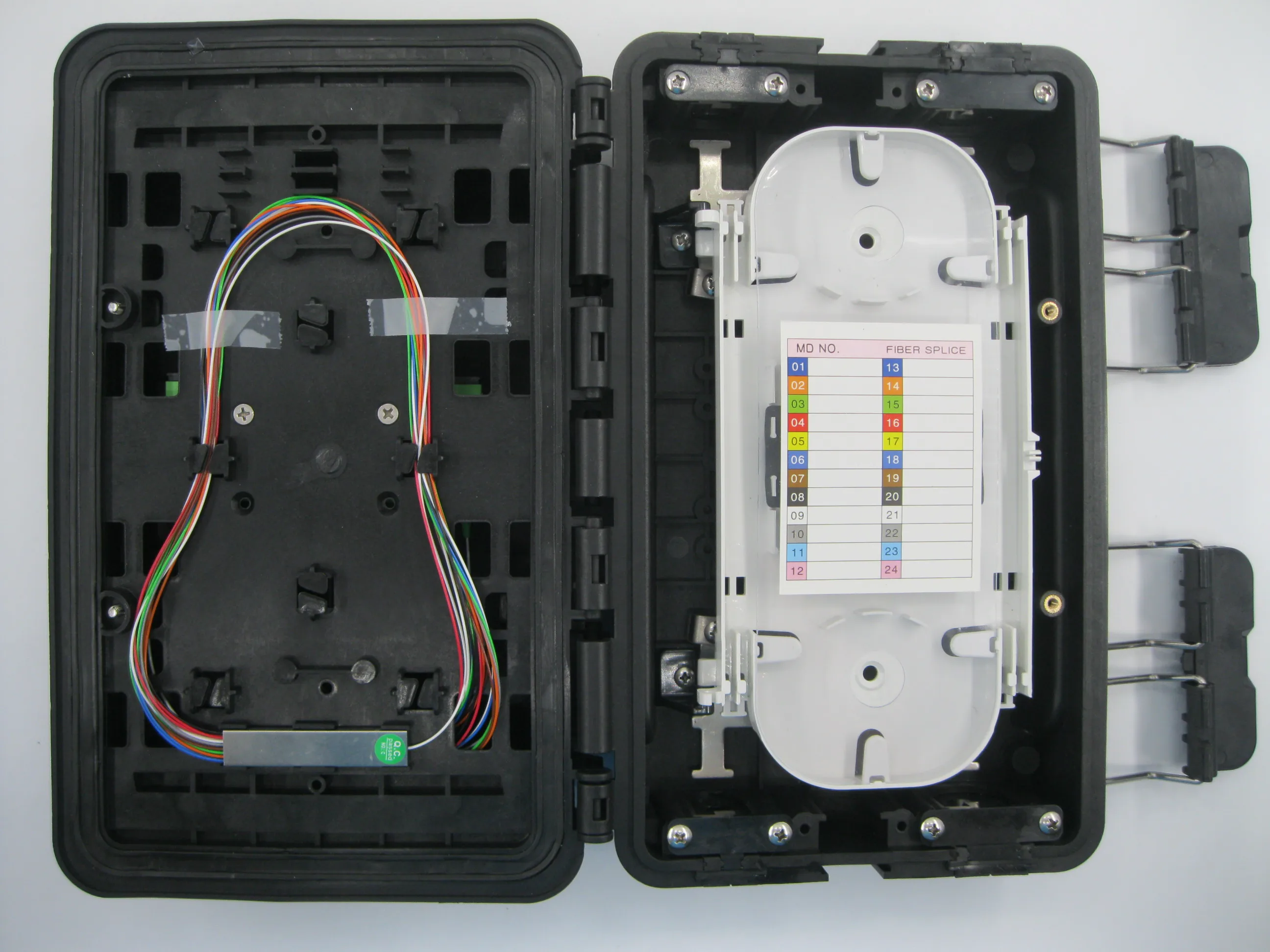 F225-APT  Versatile 16 Cores FTTH Fiber Optical Distribution Box Solution
