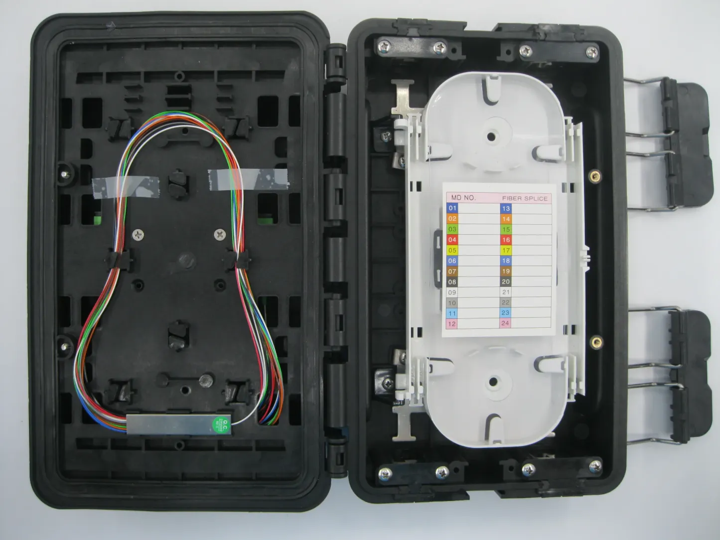 F225-APT  Versatile 16 Cores FTTH Fiber Optical Distribution Box Solution