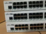 MikroTik CRS125-24G-1S-2HnD-IN wear built in 2.4GHz wireless access point and It has 24 Gi