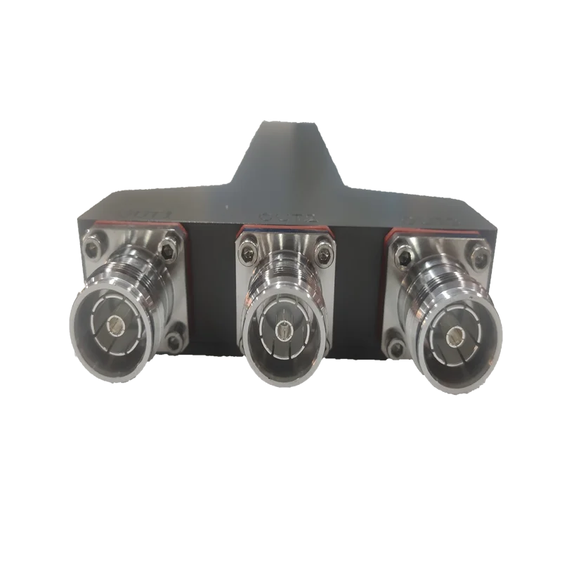 600-6000 MHz  50W indoor /outdoor application IP67 -155dBc 2 way power splitter/divider wi