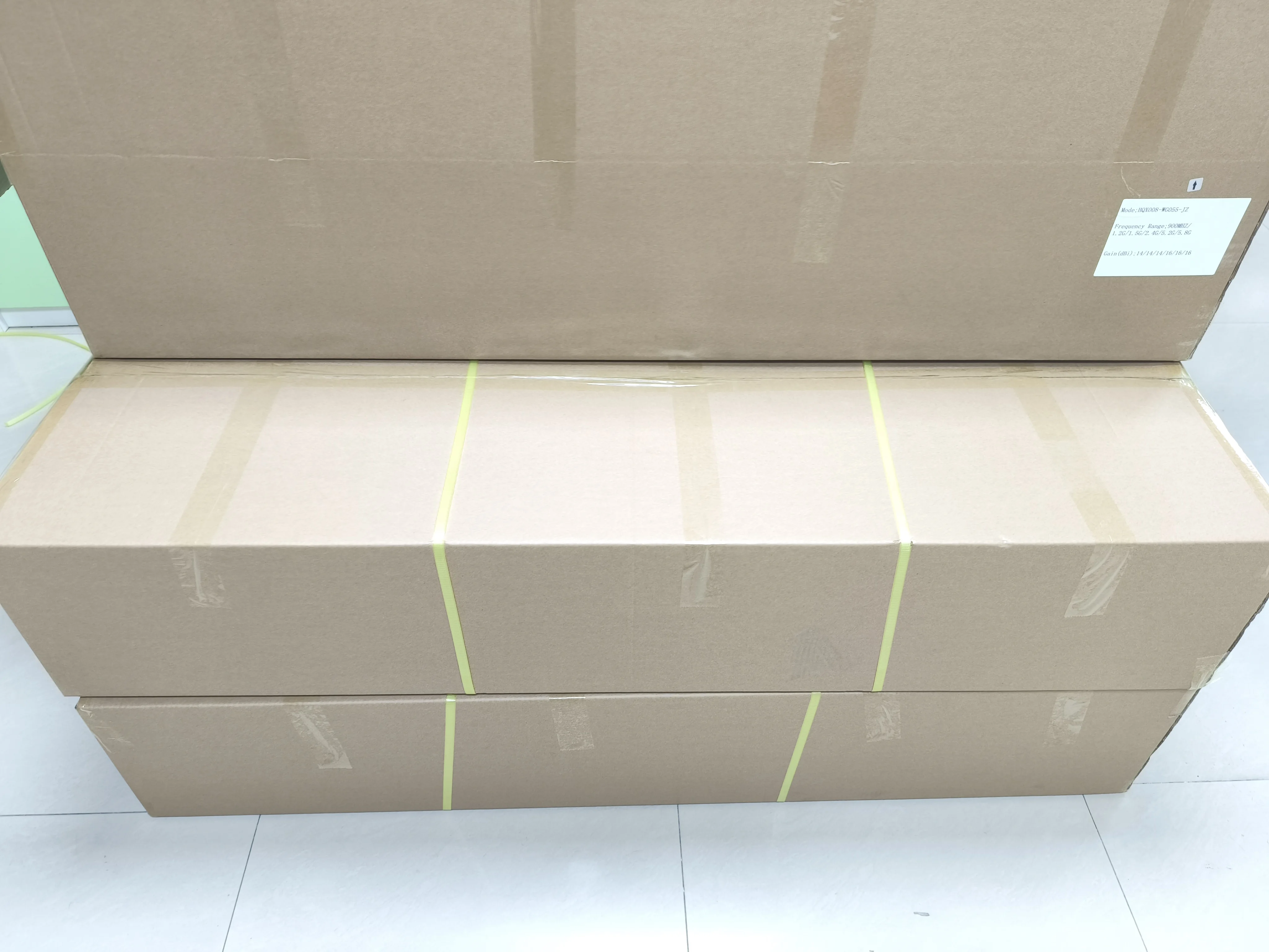 Multi-band Outdoor Wireless Base Station Antenna 840 - 5900 MHz-boxintelecom