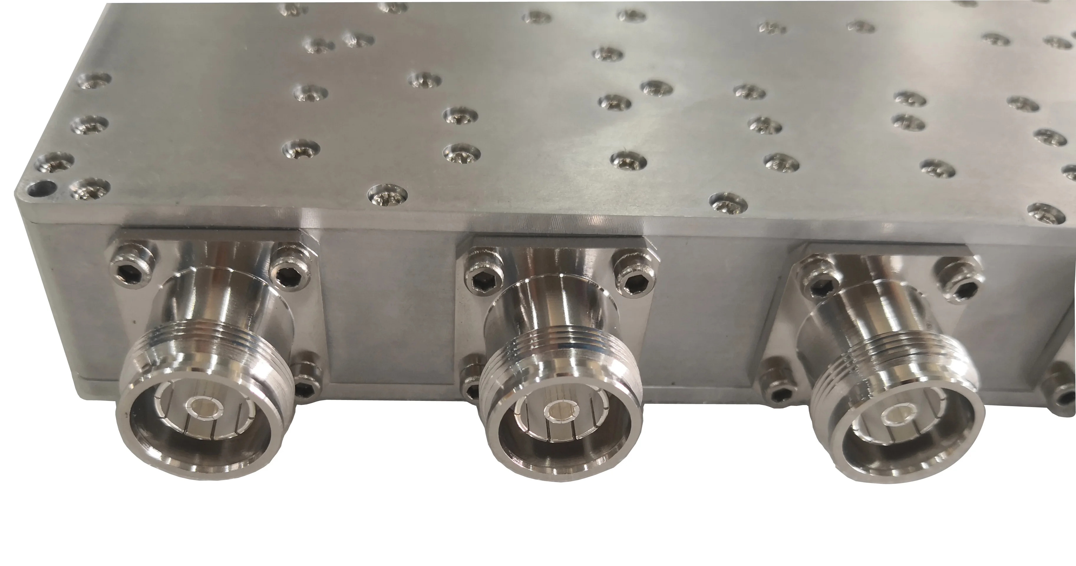 Cross Band Coupler 9in 8out Hybrid Coupler Combiner 1.7-6GHz 4310F-boxintelecom