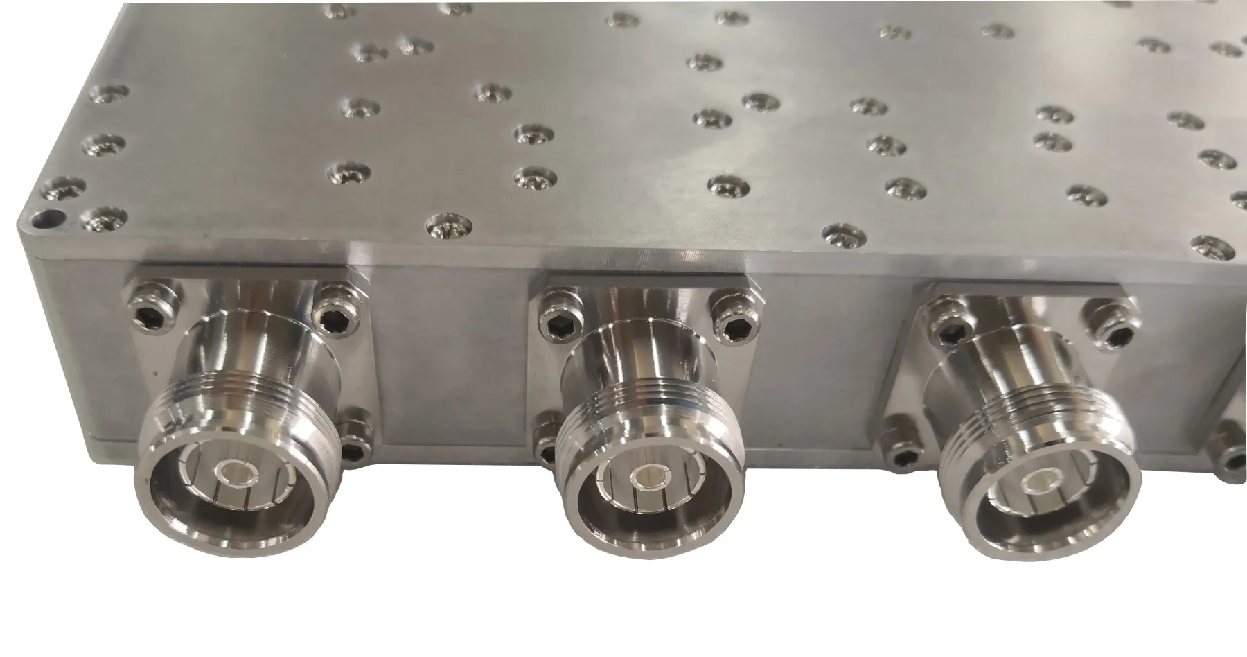 Cross Band Coupler 9in 8out Hybrid Coupler Combiner 1.7-6GHz 4310F-boxintelecom