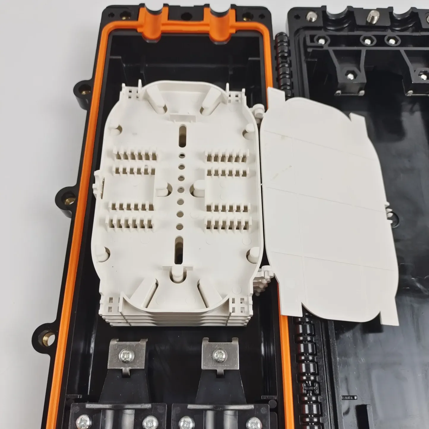 Advanced Fiber Optic Splice Closure - 24-Core Outdoor Waterproof 2-in 2-out Cable Joint Bo
