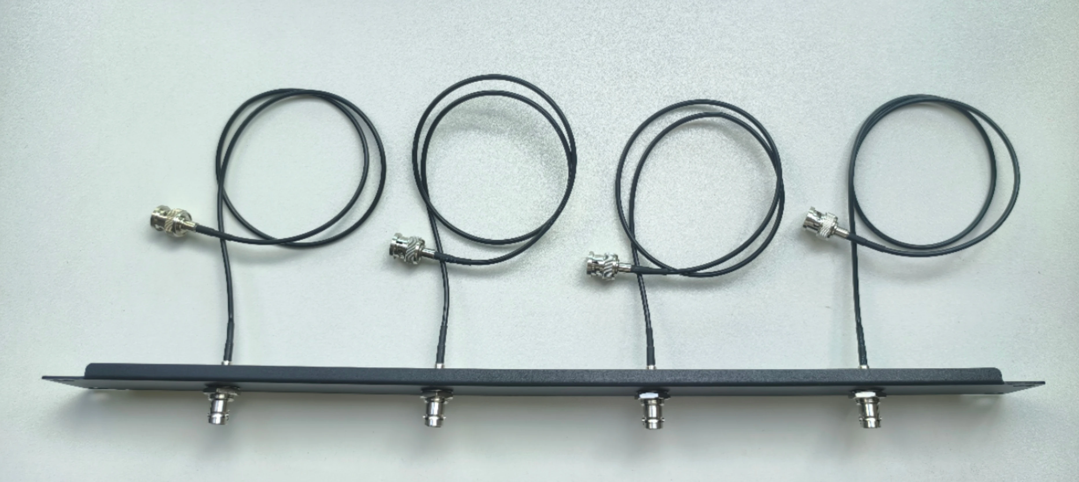 SDI Antenna Relocation Rack Mount Kit 19 Inches Front Panel 4 Hole Ports 4 Cables 24 Inch (BNC Male-Female) for FTTX Use 1 Year-boxintelecom