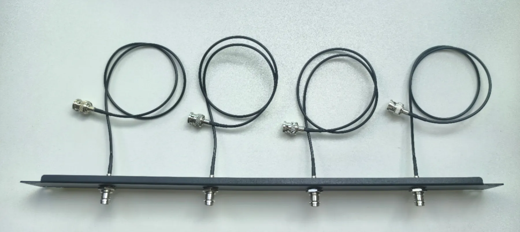 SDI Antenna Relocation Rack Mount Kit 19 Inches Front Panel 4 Hole Ports 4 Cables 24 Inch (BNC Male-Female) for FTTX Use 1 Year-boxintelecom