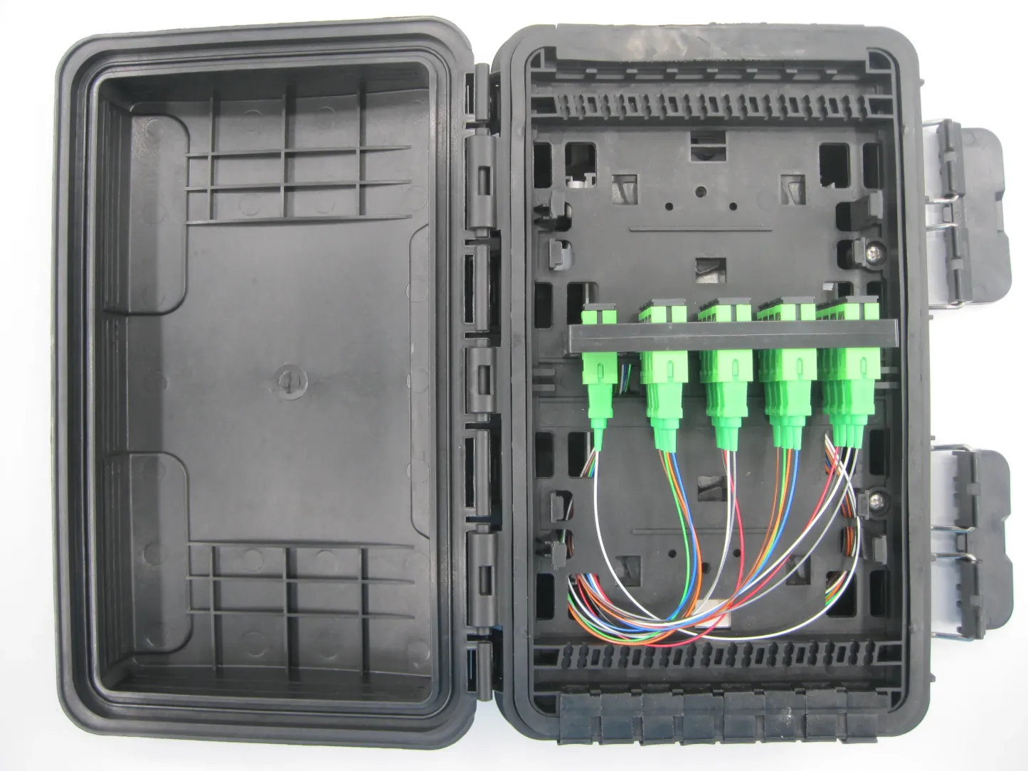 F225-APT  Versatile 16 Cores FTTH Fiber Optical Distribution Box Solution