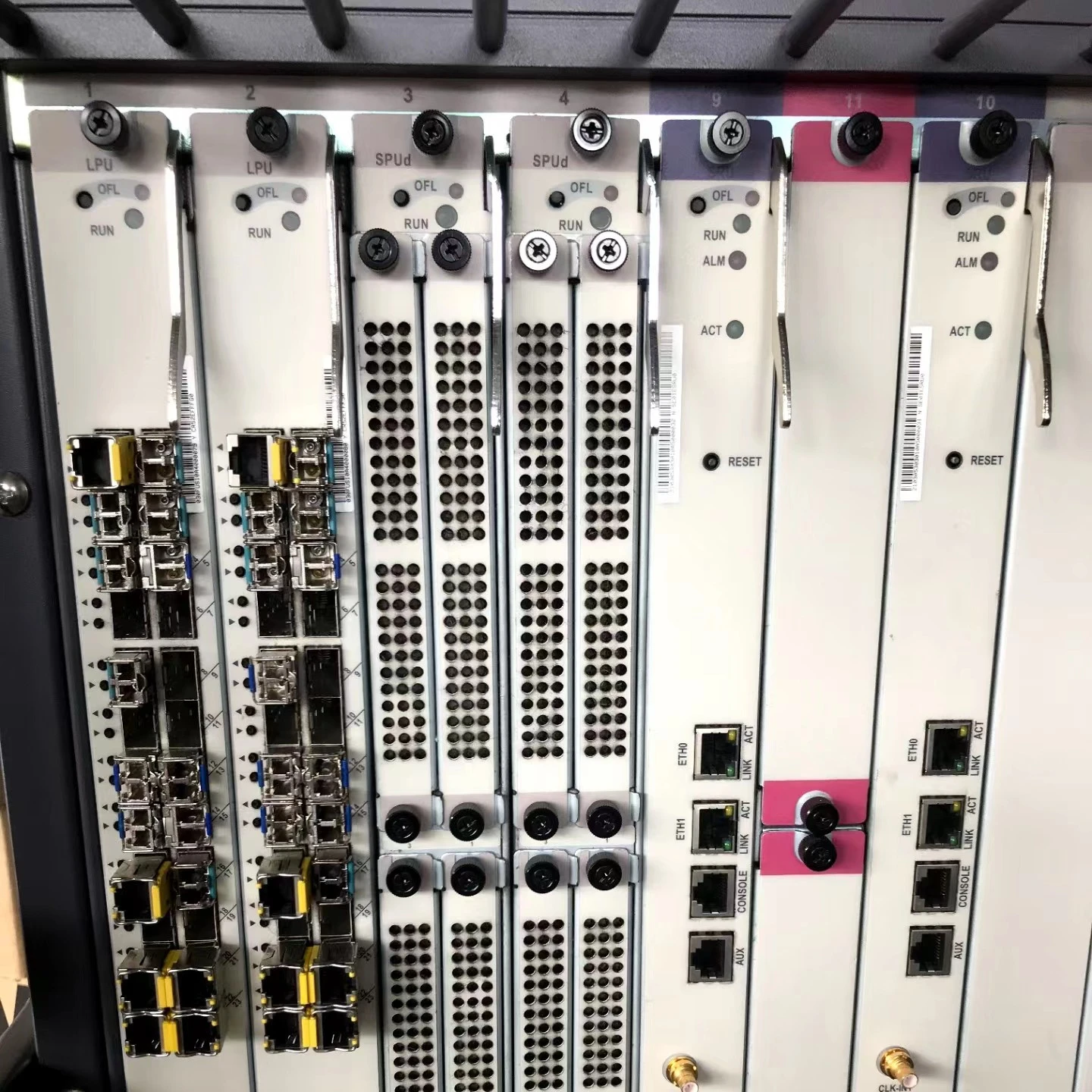 Session Border Controller SE2600/ SE2900 With CH80VPUA1 LPU SPUd boards