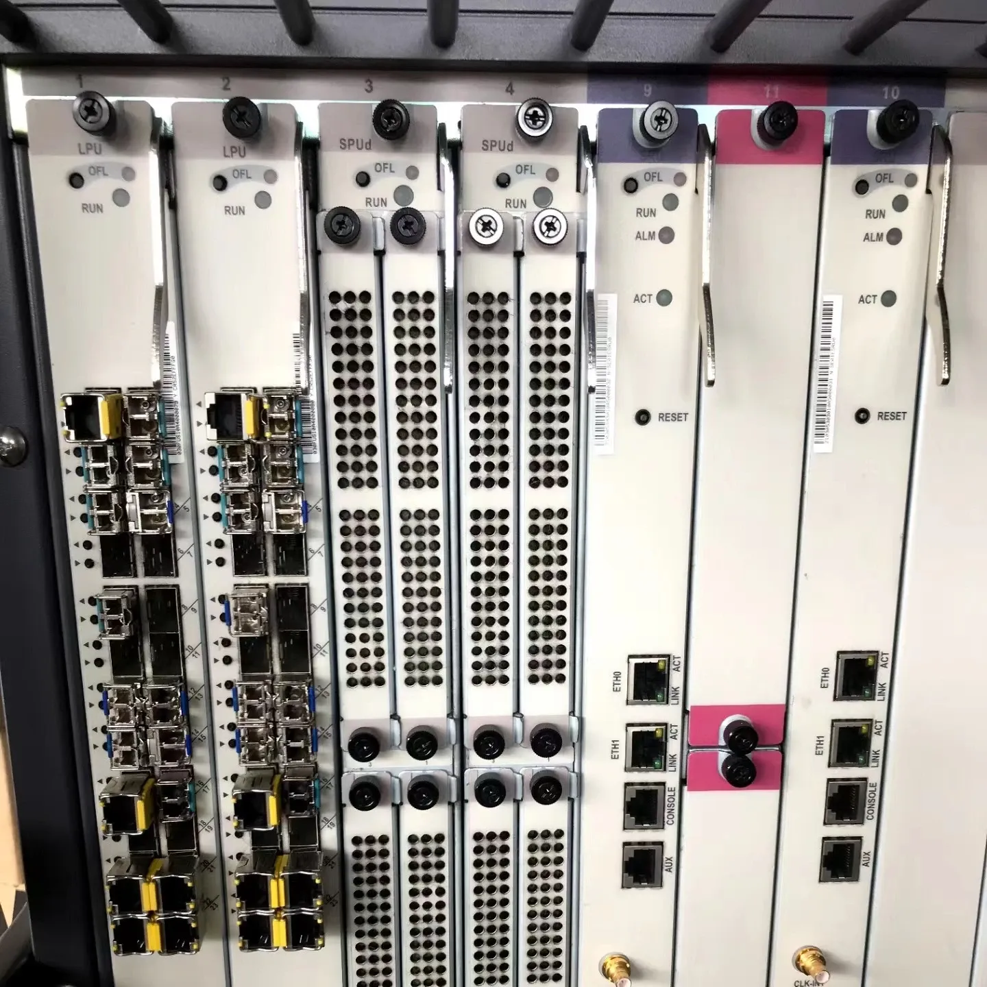 Session Border Controller SE2600/ SE2900 With CH80VPUA1 LPU SPUd boards