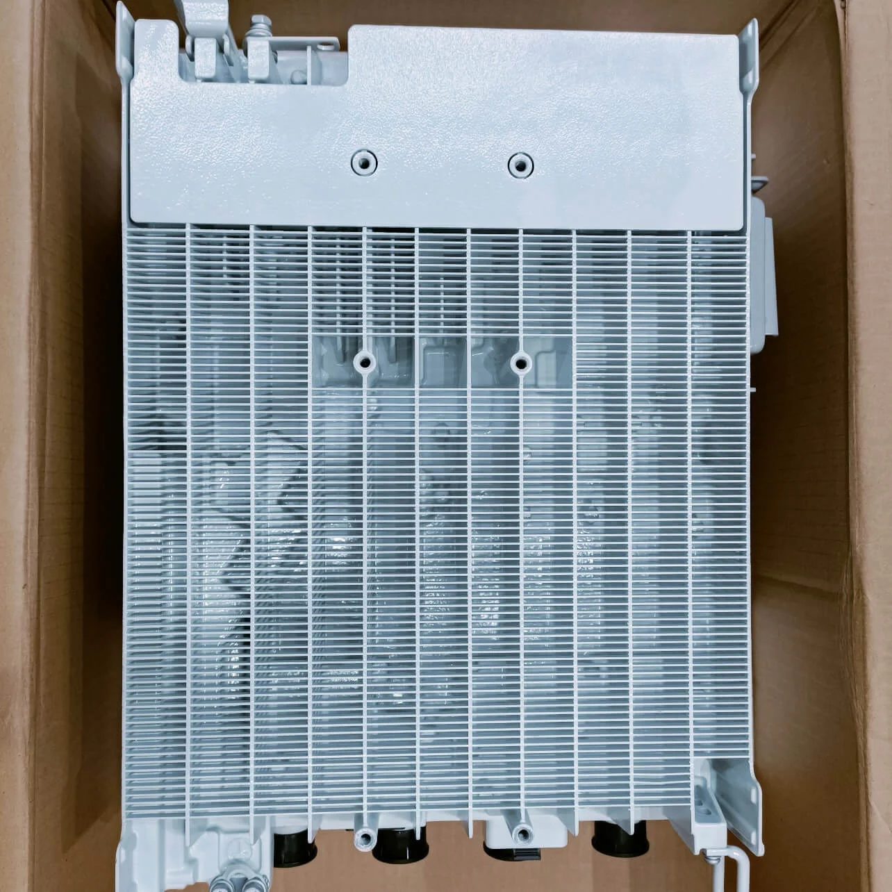 Brand New RRU5818 02312LWK WD5MRRUSLA0A 5G Wireless Infrastructure 3400 MHz ~ 3600 MHz 2615MHz(8*40W)-boxintelecom
