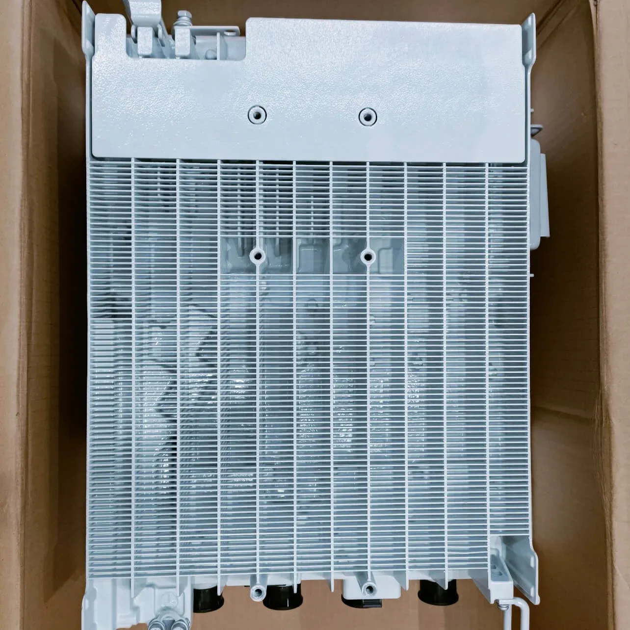 Brand New RRU5818 02312LWK WD5MRRUSLA0A 5G Wireless Infrastructure 3400 MHz ~ 3600 MHz 2615MHz(8*40W)-boxintelecom