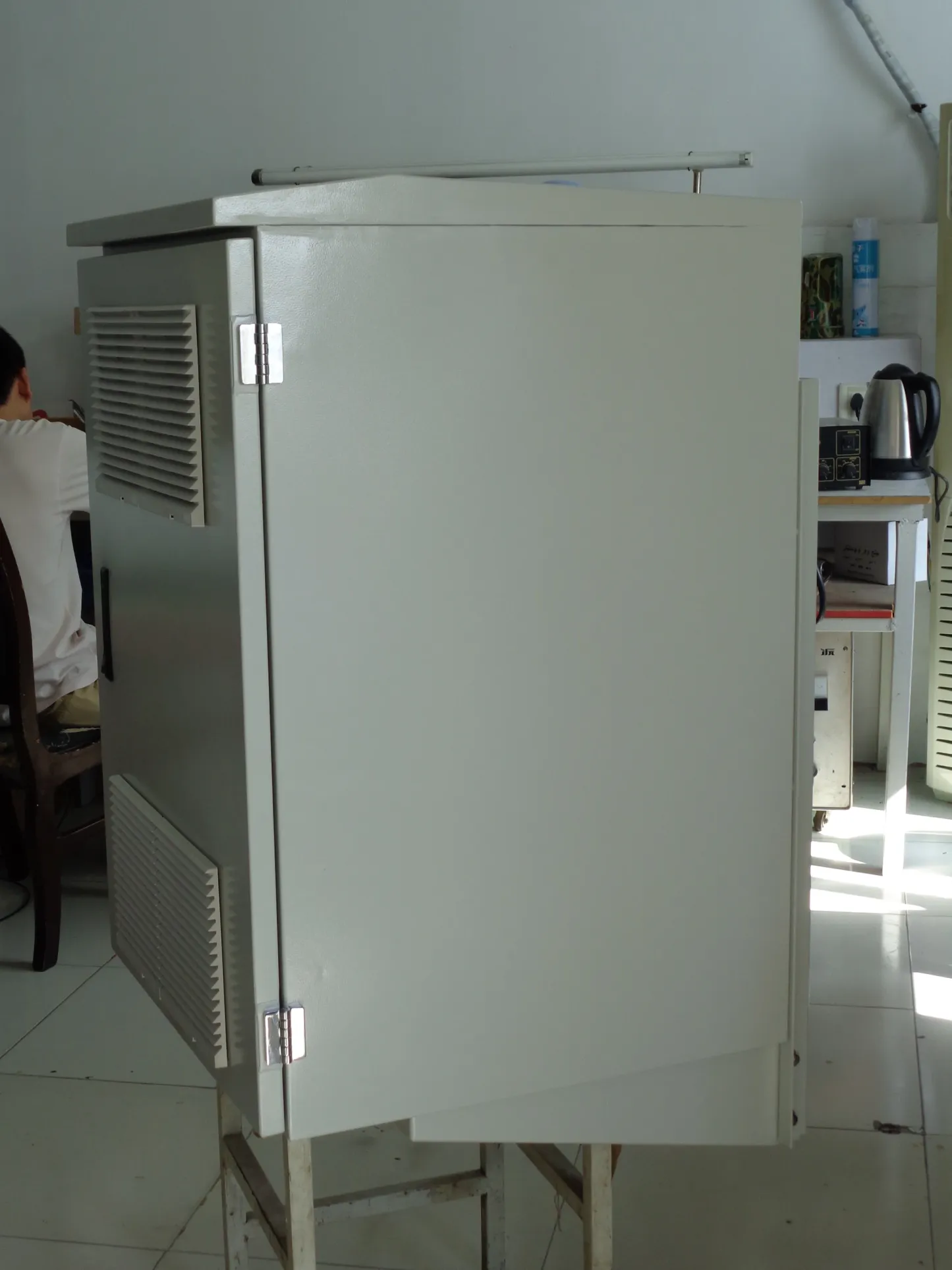 Outdoor and Indoor Network Cabinet Wall Mounted Telecom Enclosure with Waterproof Protection-boxintelecom