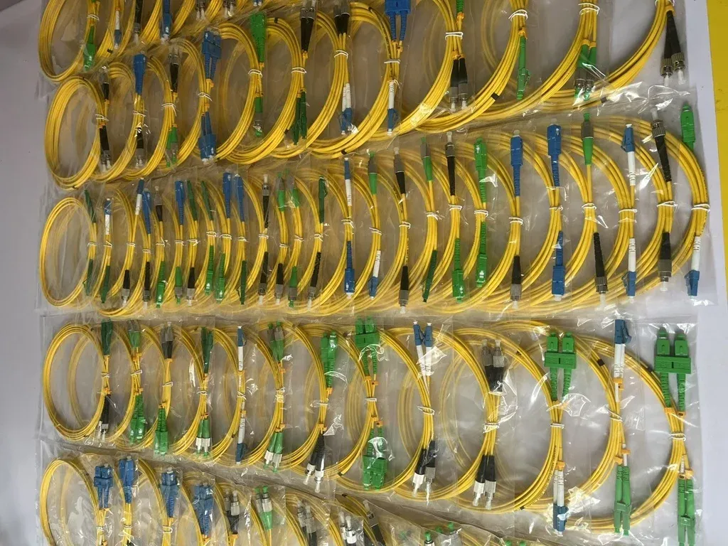 Factory Customized Fiber Optic Patch Cord Singlemode Multimode LC SC FC ST E2000 UPC APC