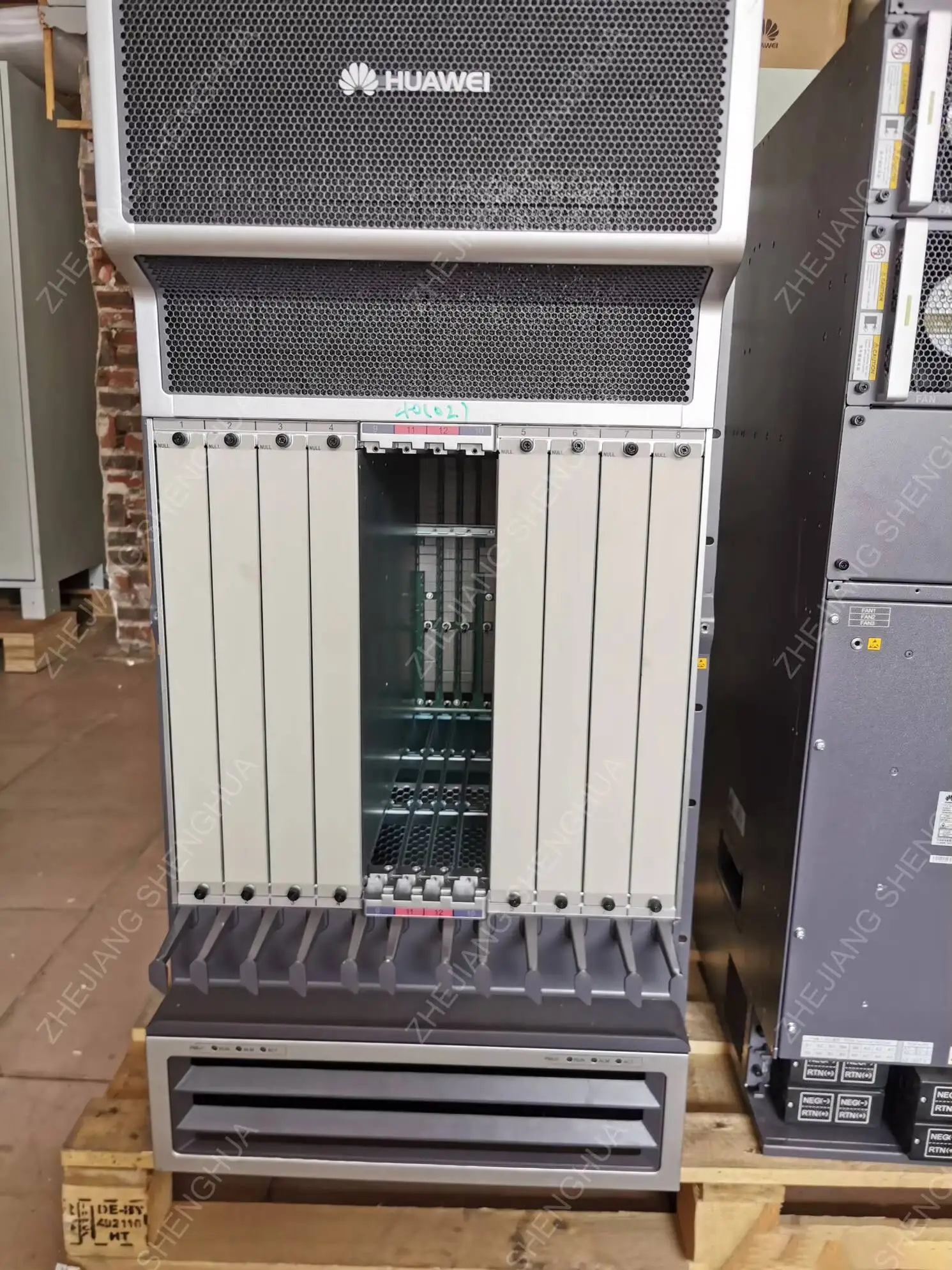 In Stock NetEngine40E Series Universal Service Routers NE40E X8A NE40E-X8A-boxintelecom