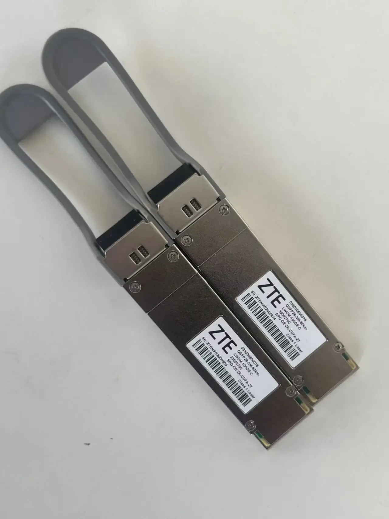 For QSFP-200G-CWDM4-C 100G Ethernet CWDM4 QSFP Transceiver 2km/10km Standard G.652 SMF Duplex LC Connector Base Station Use-boxintelecom