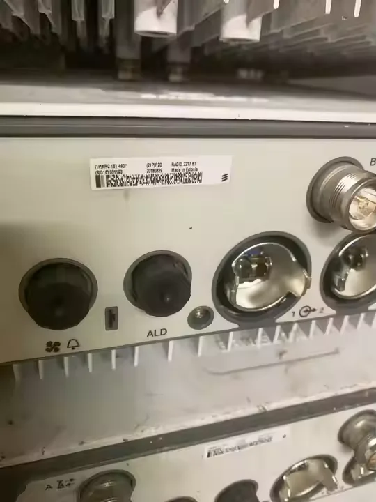 Radio 2217 B1 Telecom Remote Radio Unit 40Wx2 Dual-TX 2100Mhz KRC 161 490/1 Rru 4415 B7 2217 B20-boxintelecom