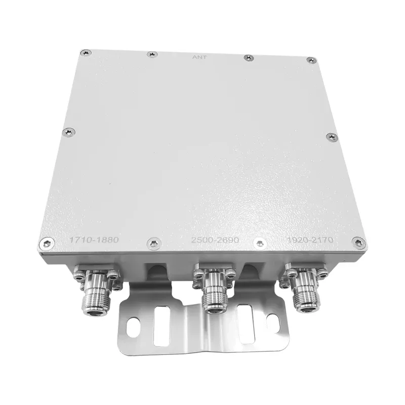 Low PIM Outdoor Tri-band Combiner Triplexer 1710-1880/1920-2170/2500-2690MHz