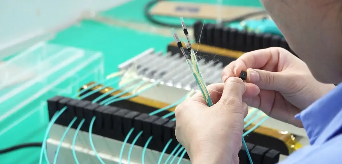 MPO OM4 50/125 Multimode Cable LSZH for WiFi 4G & 3G Networks Fiber Optic Patch Cord/Jumper 17