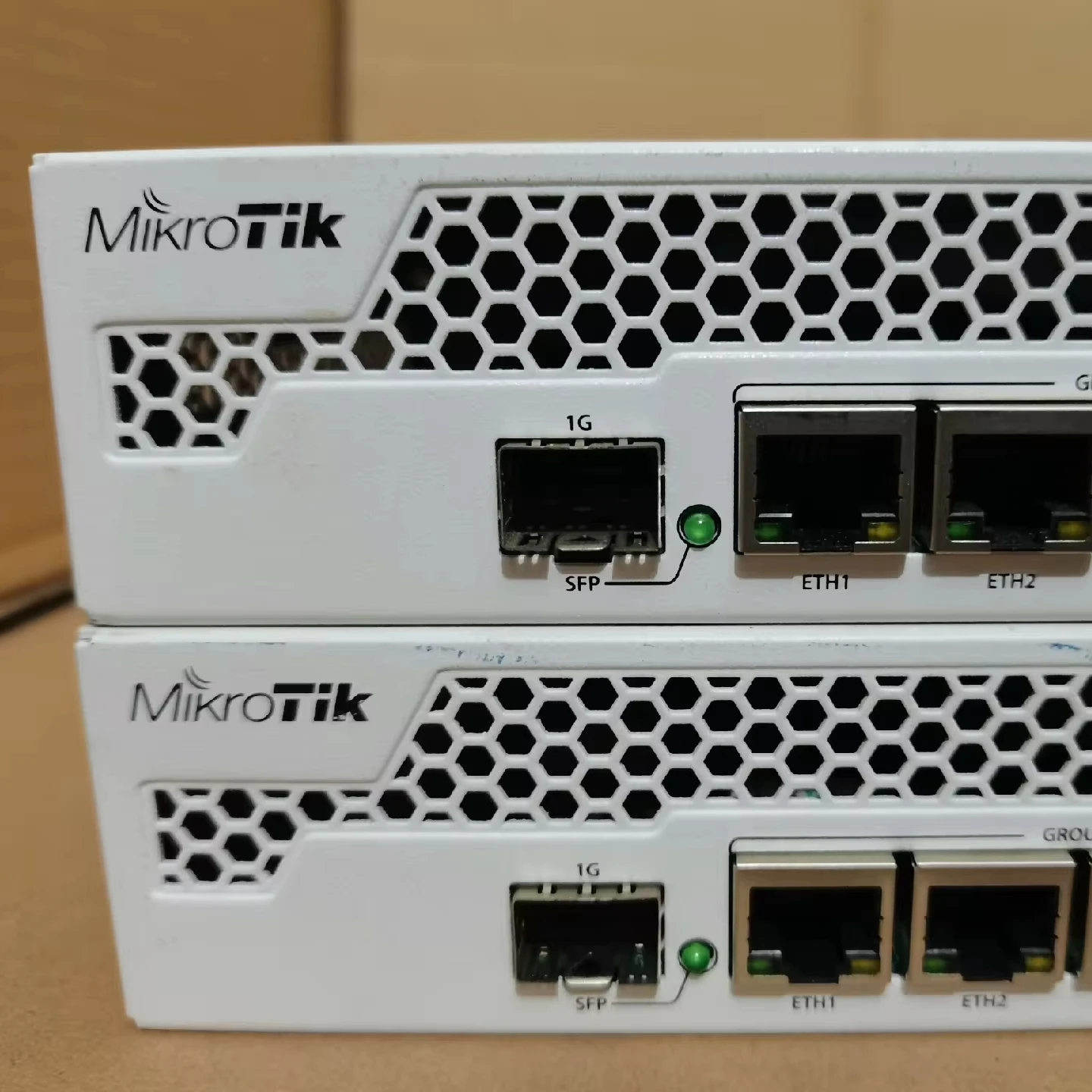 Mikrotik CCR1009-8G-1S-PC Gigabit Ethernet router EM MikroTik Ethernet-boxintelecom