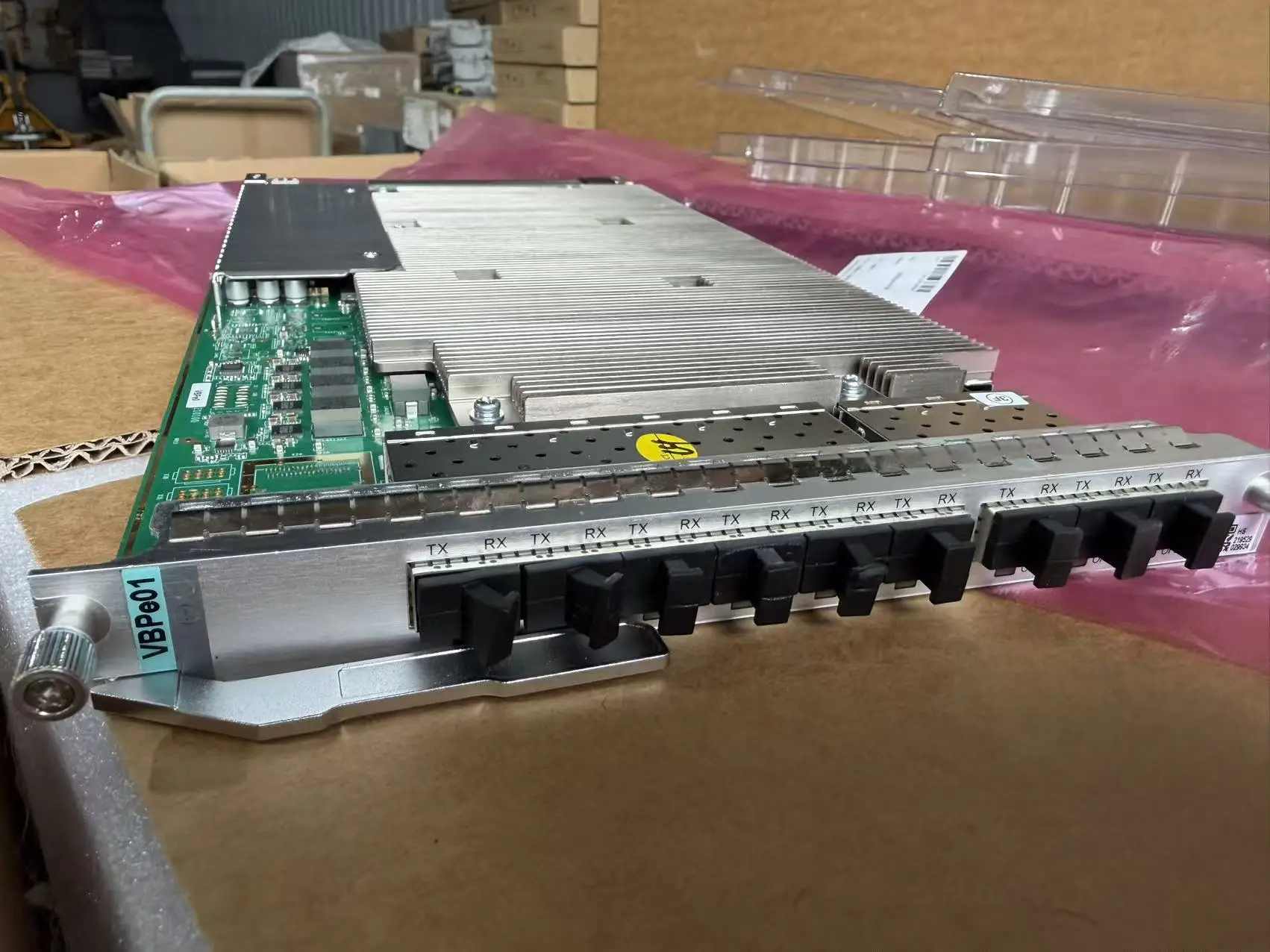 New VBPe01/VBPe02/ VBPe4/UBBPe6/VBPe24/ VBPd01 /VBPd04/ VBPd24 /VSWd1 BBU5900 BBU3900 100G/200G 2-Port QSFP28 Communication-boxintelecom
