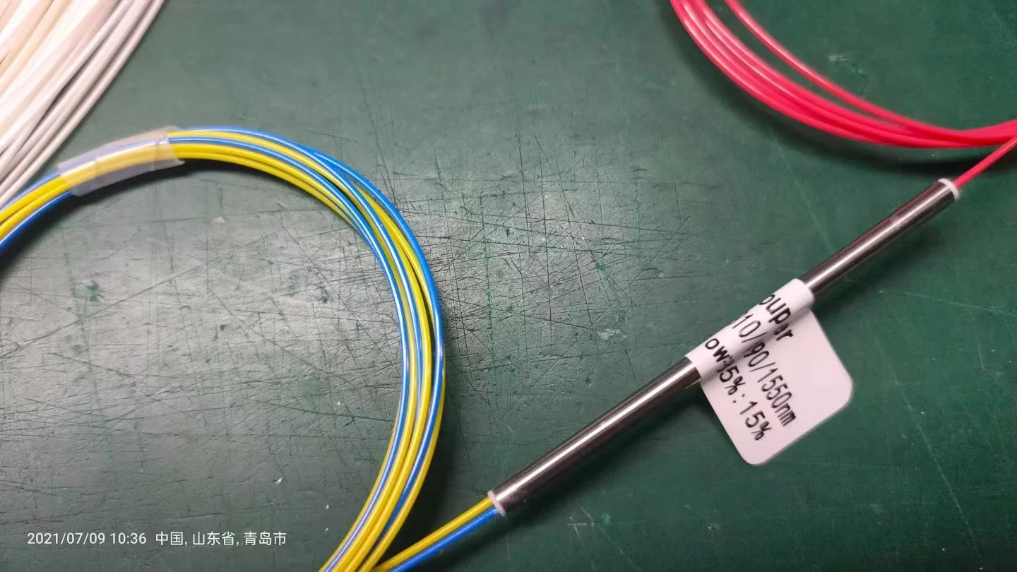 FTTH 1X2 LC/Sc APC/Upc Mini Steel Tube 0.9mm Fiber Optic Fbt with Connector