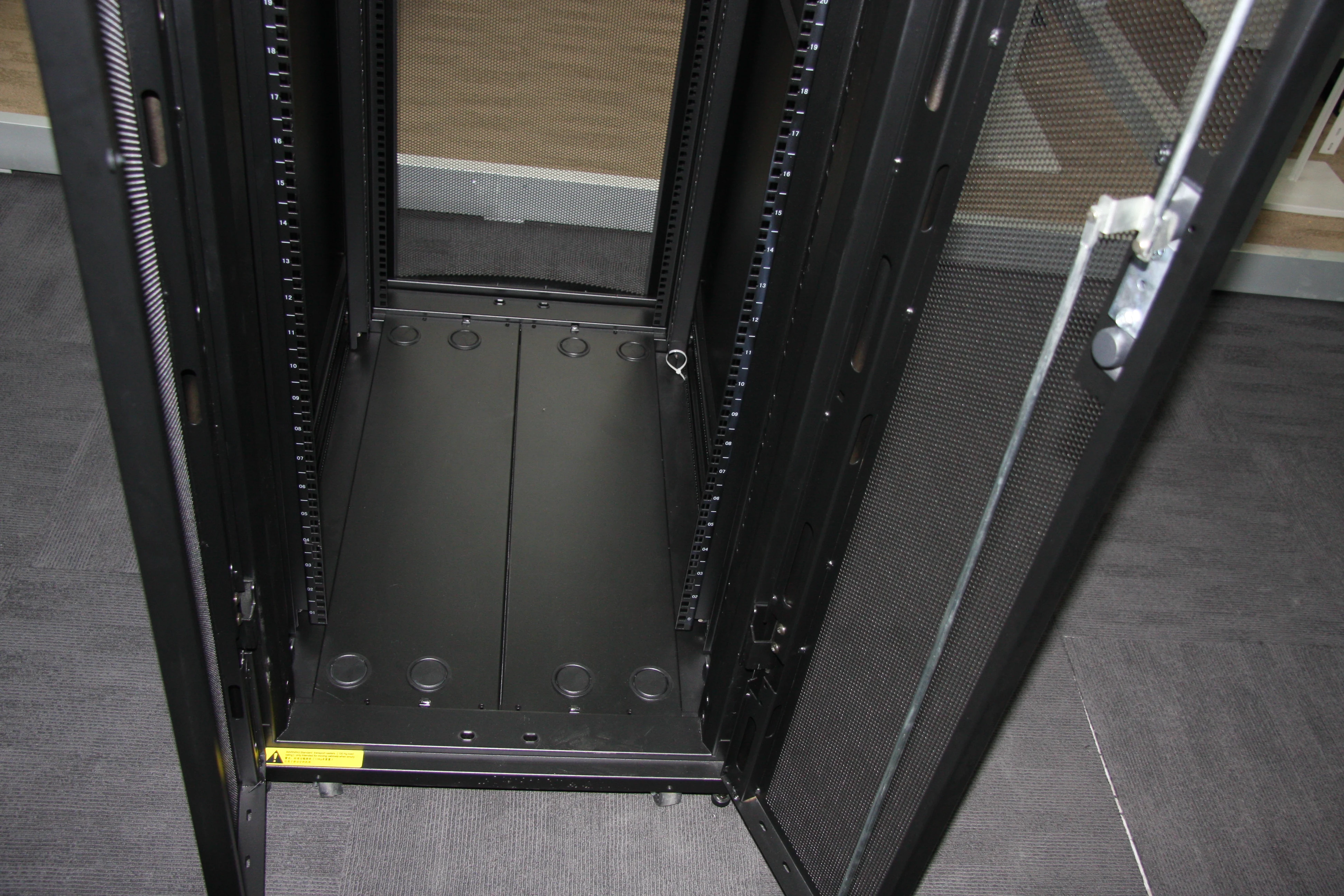 Professional Factory High Performance Network Server Cabinet Floor Standing Rack-boxintelecom