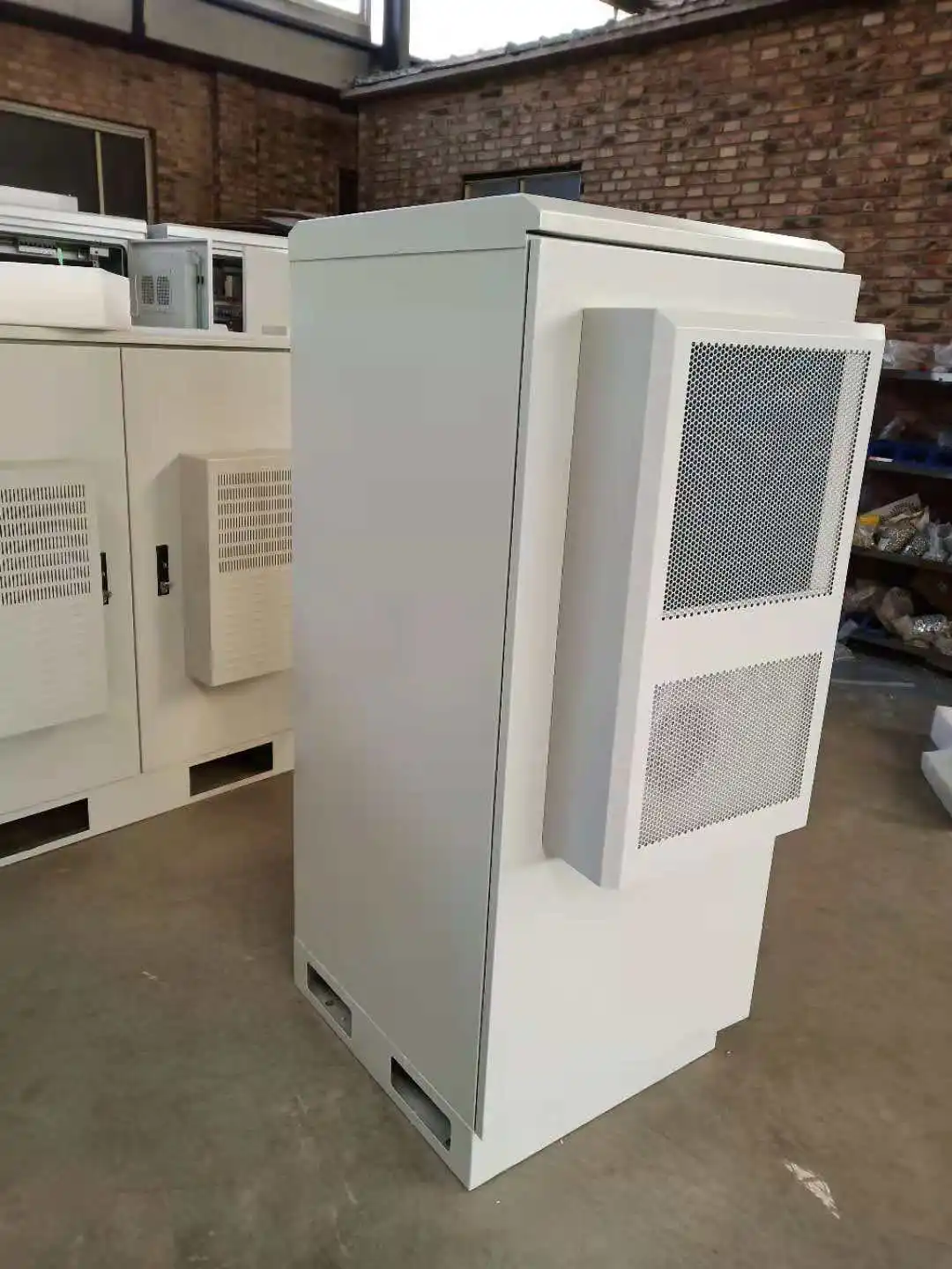 High Performance Outdoor Telecom Cabinet Electronics & Instrument Enclosure with Efficient Cooling System-boxintelecom