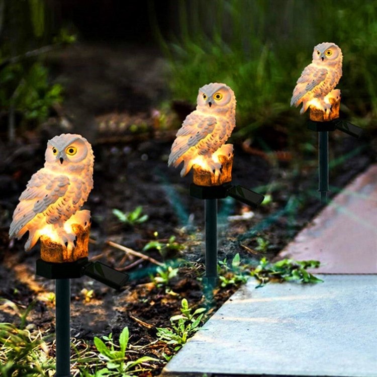 Eagle Figure Garden Solar Post