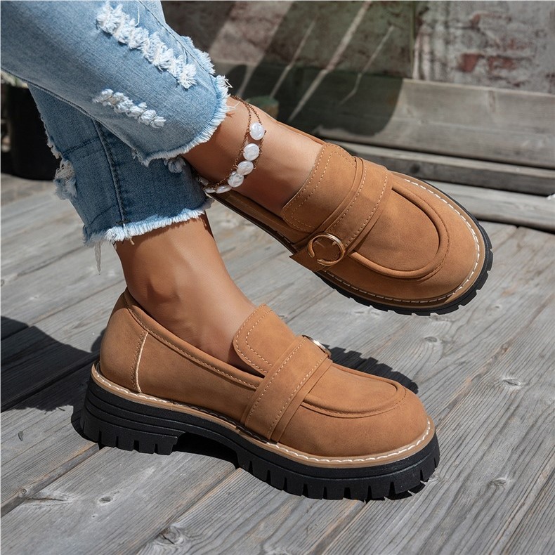 Women’s Vintage Comfort Loafers – Supportive Thick Sole with Classic Buckle Detail