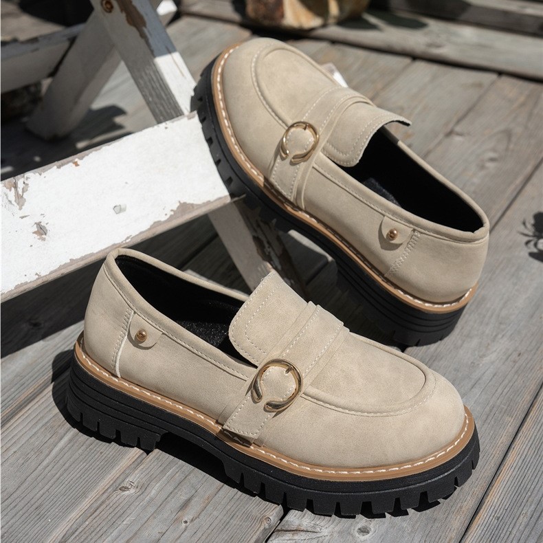 Women’s Vintage Comfort Loafers – Supportive Thick Sole with Classic Buckle Detail