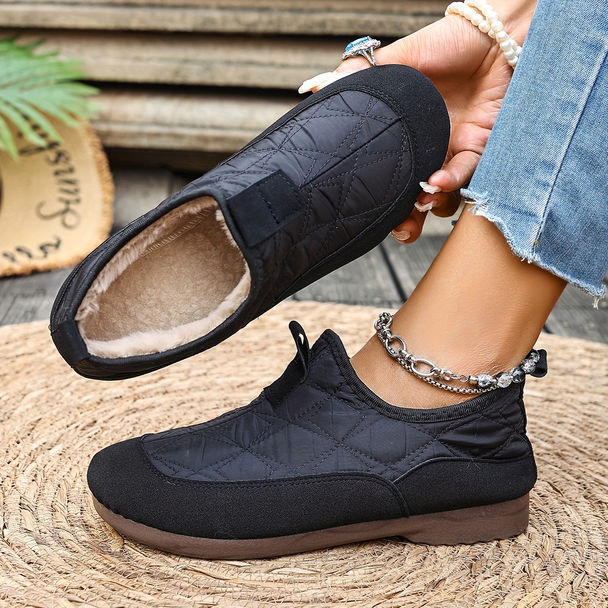 Winter Quilted Flats for Women – Soft, Cozy & Non-Slip Design