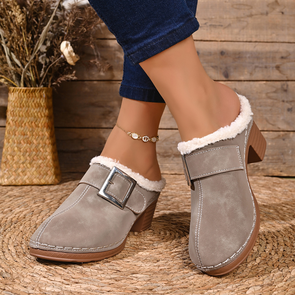Women’s Vintage Plush-Lined Mules – Cozy Slip-On Shoes for Fall & Winter