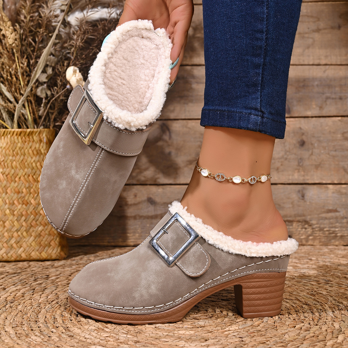 Women’s Vintage Plush-Lined Mules – Cozy Slip-On Shoes for Fall & Winter