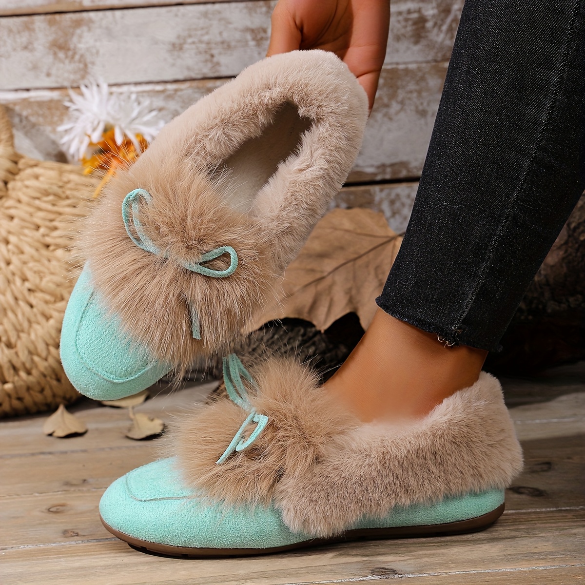 Women's Plush Slip-On Slippers with Bow - Winter Indoor/Outdoor House Shoes