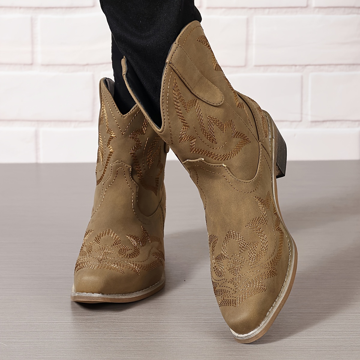 Women’s Western Embroidery Mid-Heel Ankle Boots
