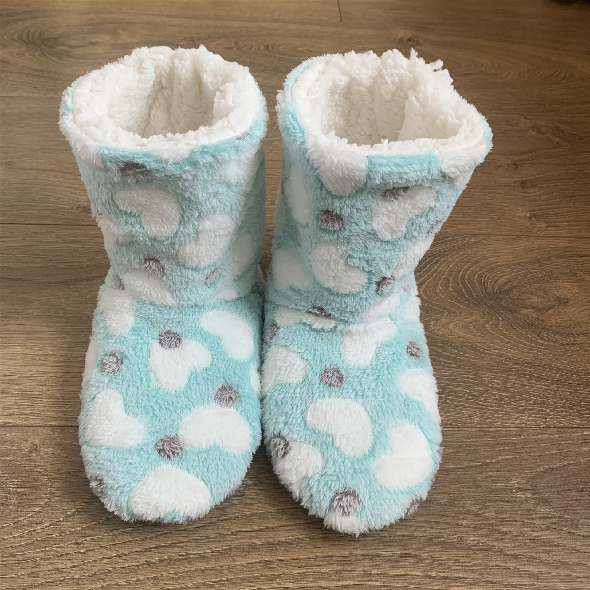 Women’s Warm Plush-Lined Slipper Boots – Thick Cozy Non-Slip House Shoes for Fall & Winter