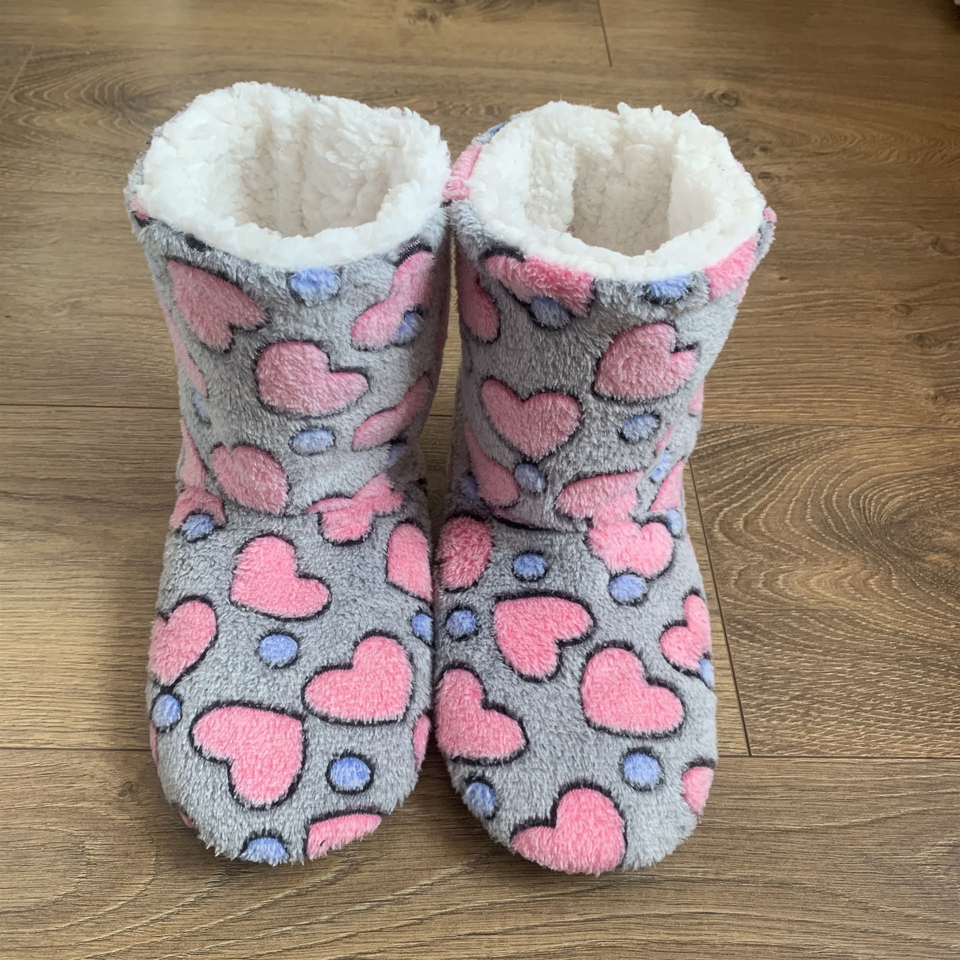 Women’s Warm Plush-Lined Slipper Boots – Thick Cozy Non-Slip House Shoes for Fall & Winter
