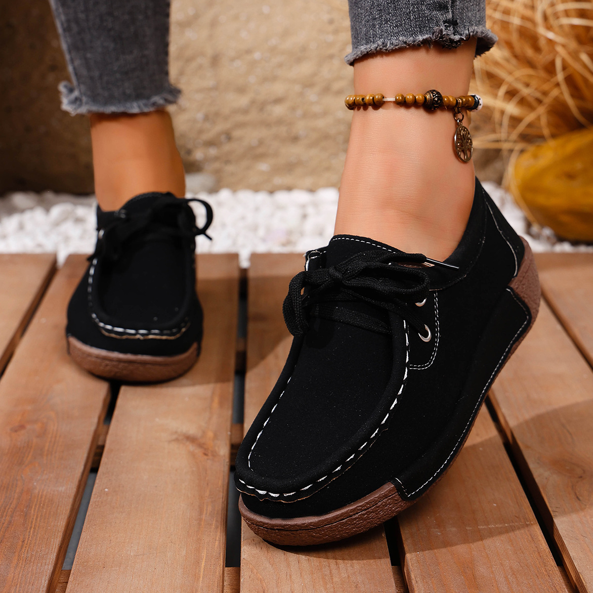 Women’s Vintage Casual Shoes – Lace-Up Design with Durable Non-Slip Sole