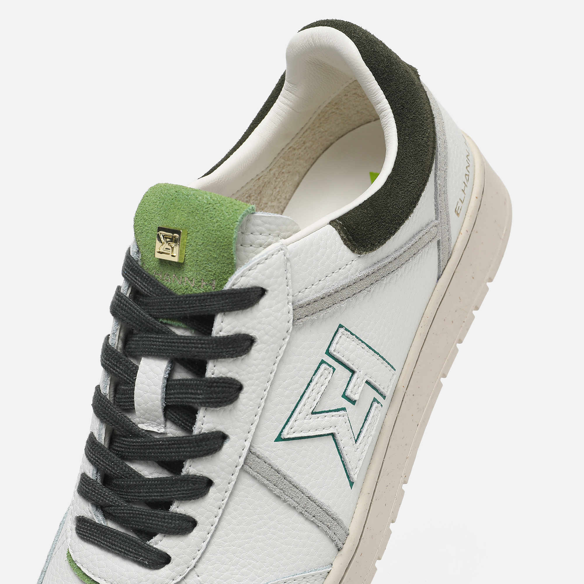 LS 909 White Forest