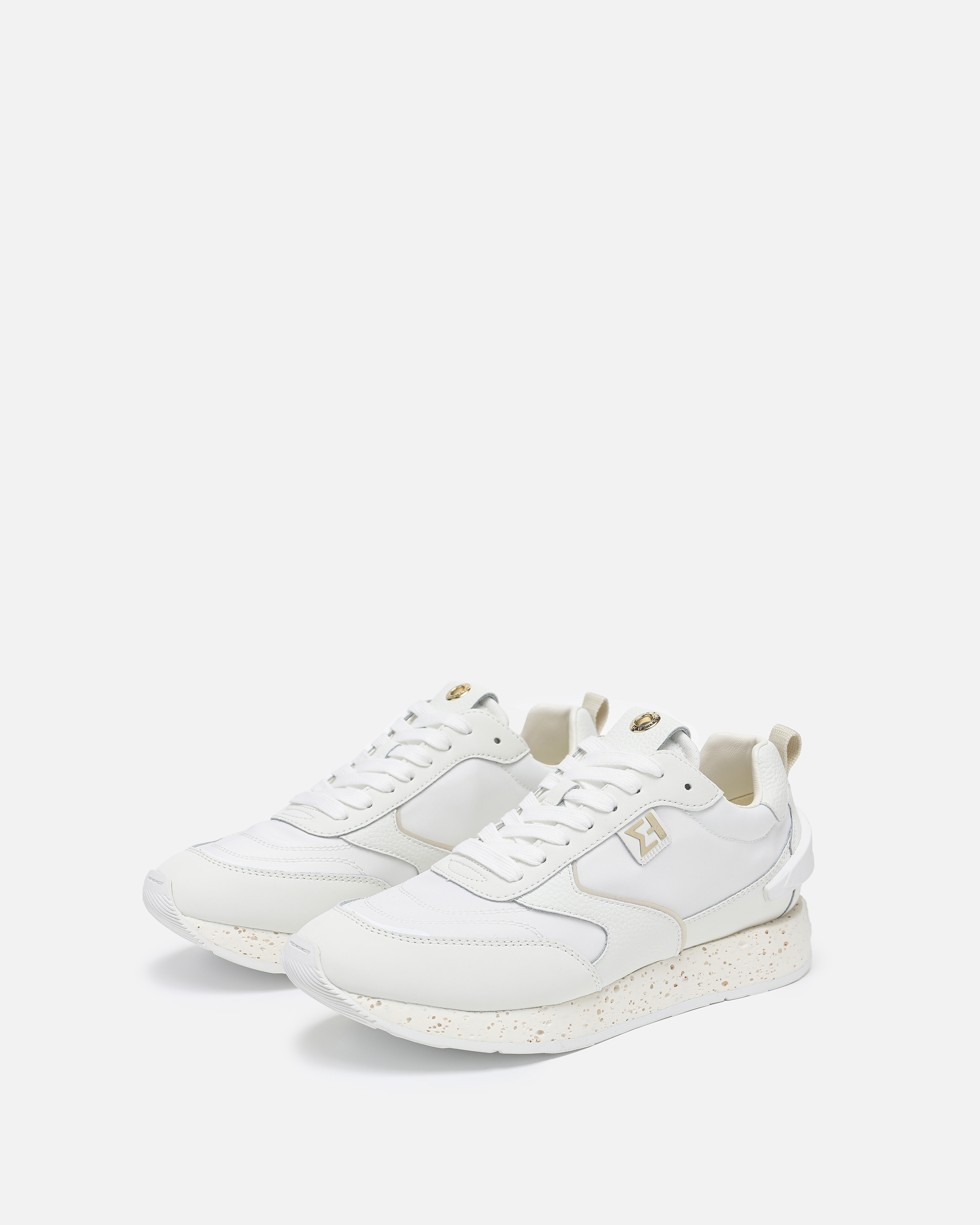 SJ 620 White W