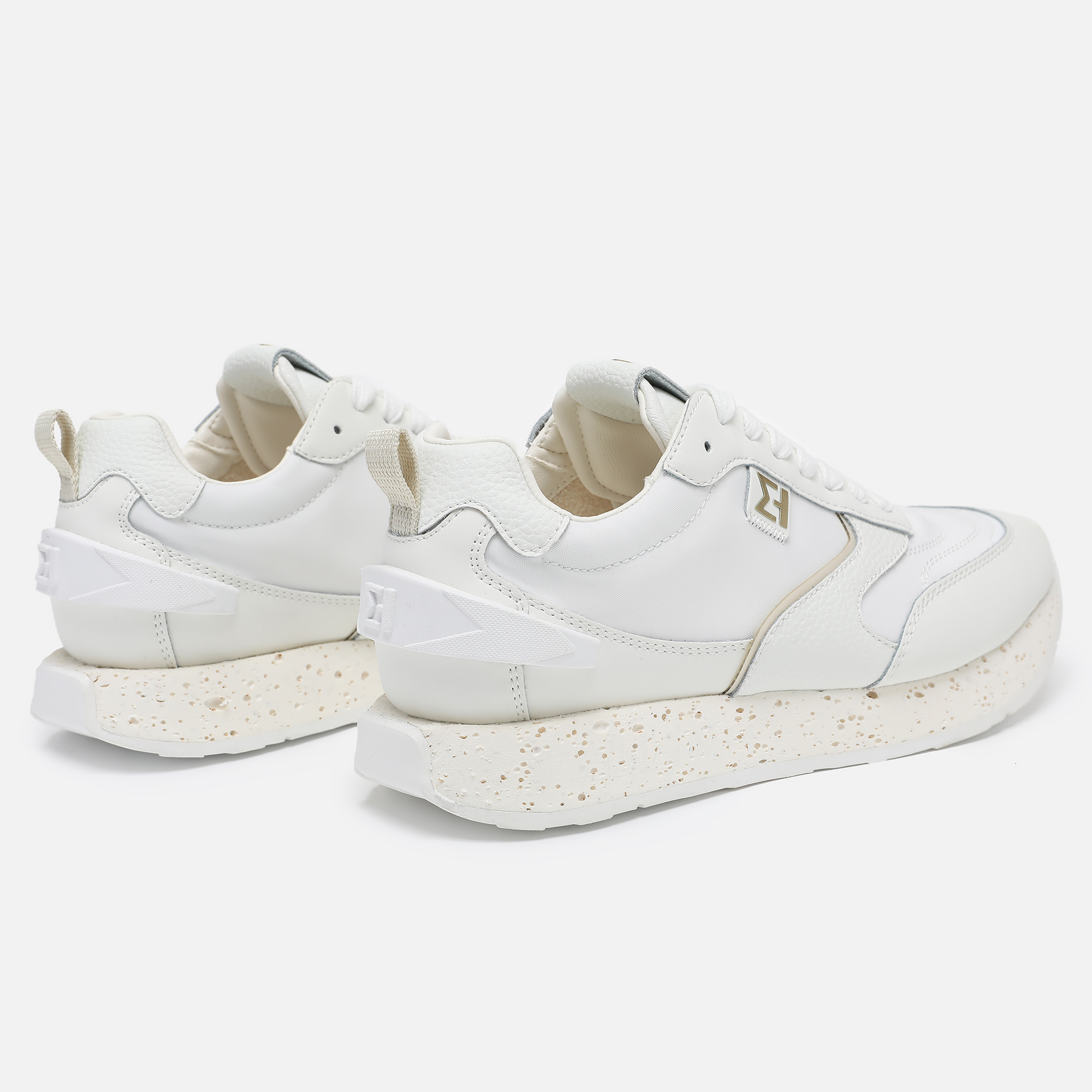 SJ 620 White W