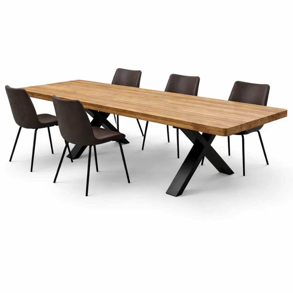 Ausziehbarer Esstisch mit gekreuzten Beinen in rustikaler Eiche