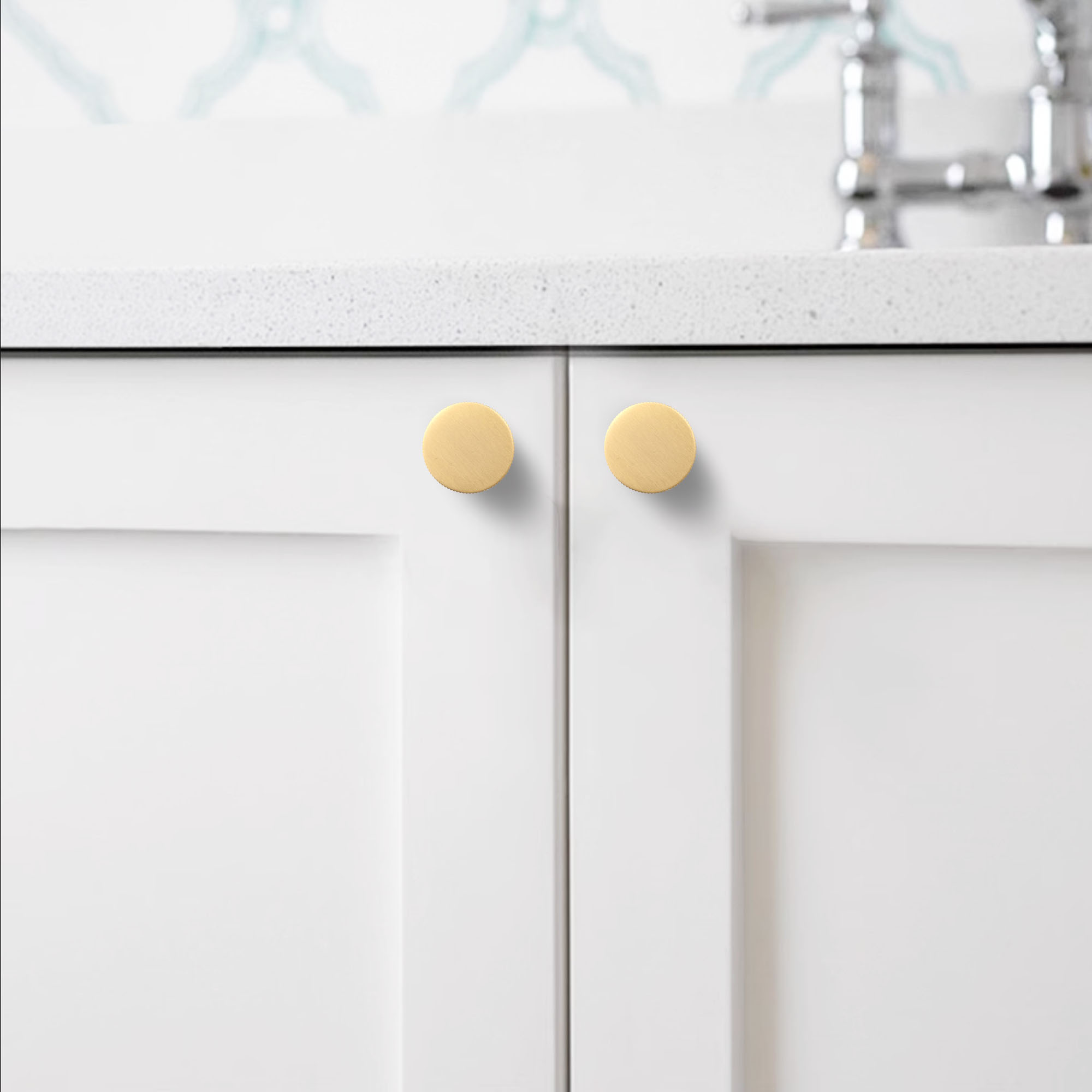 Vertical Grain Cabinet Knobs