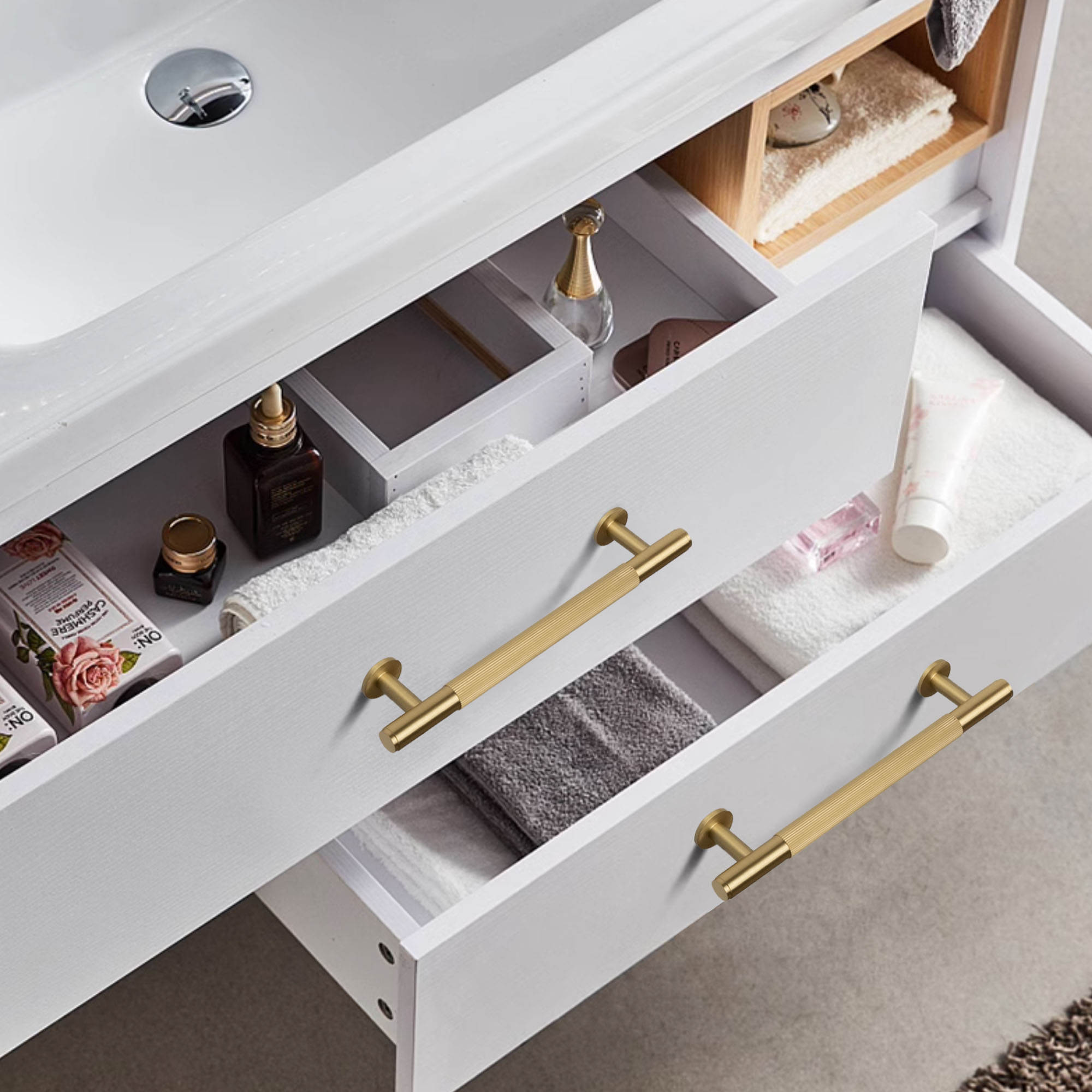 Vertical Grain Cabinet Pulls