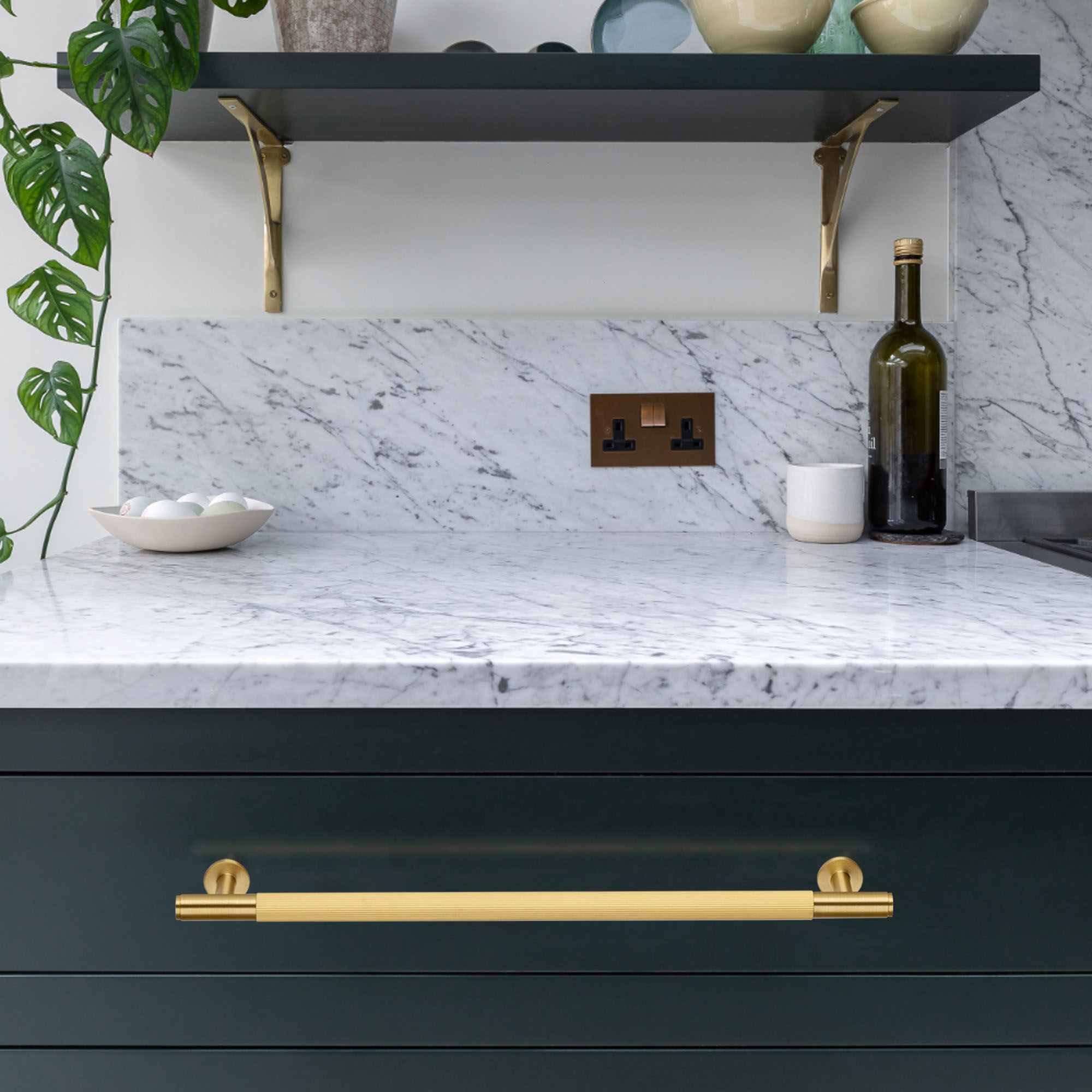 Vertical Grain Cabinet Pulls